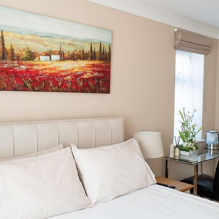 West Clandon The Cedars B&B 외부 사진