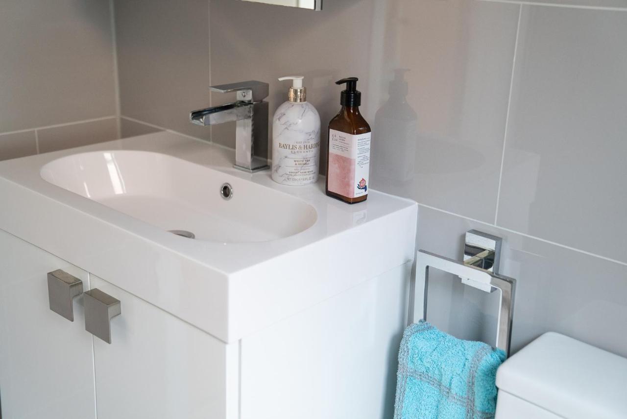 West Clandon The Cedars B&B 외부 사진
