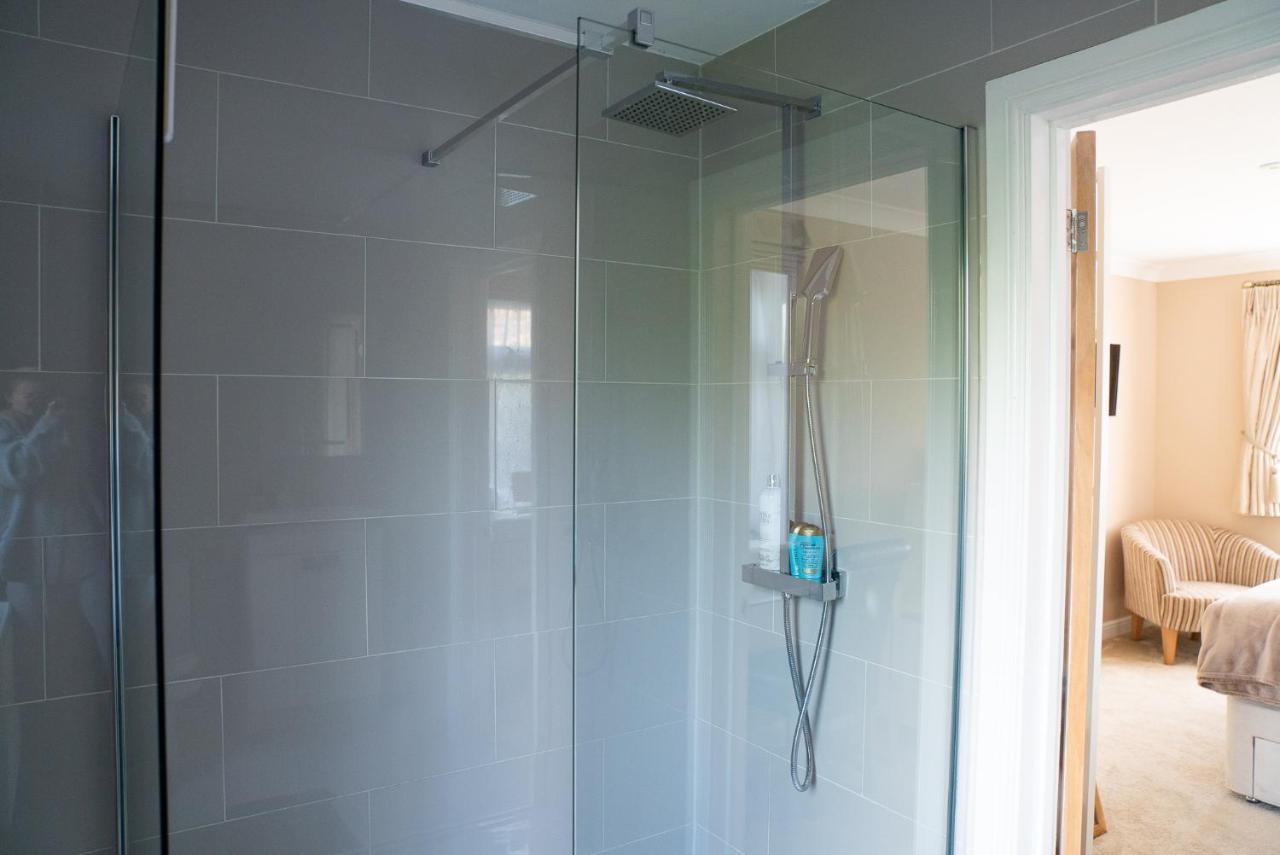 West Clandon The Cedars B&B 외부 사진